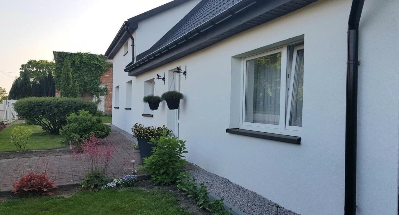 Pokoje Goscinne U Anny Ujście-Darłowskie Exterior foto
